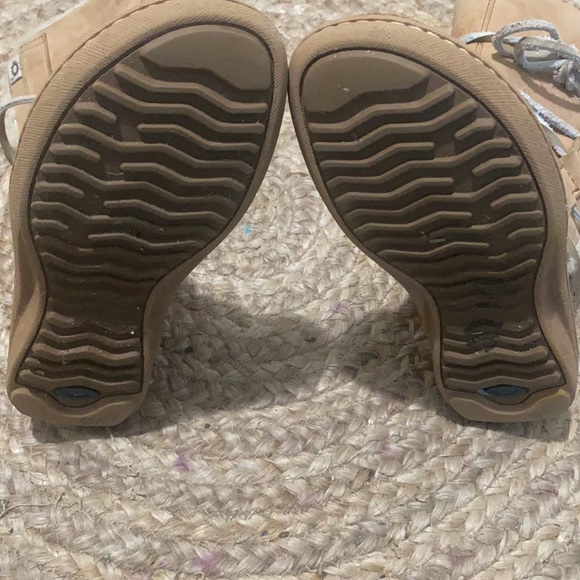 UGG Catalina boot size 5- fits like a 5.5-6 - Picture 3 of 5